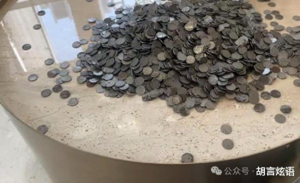 配资炒股平 2万枚硬币存钱被银行拒之门外, 谁来维护金融秩序与储户权益